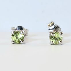 Orecchini Punto Luce in Oro Bianco e Peridoto Verde