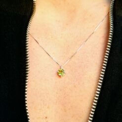 Collana Punto Luce in Oro Bianco e Peridoto Verde